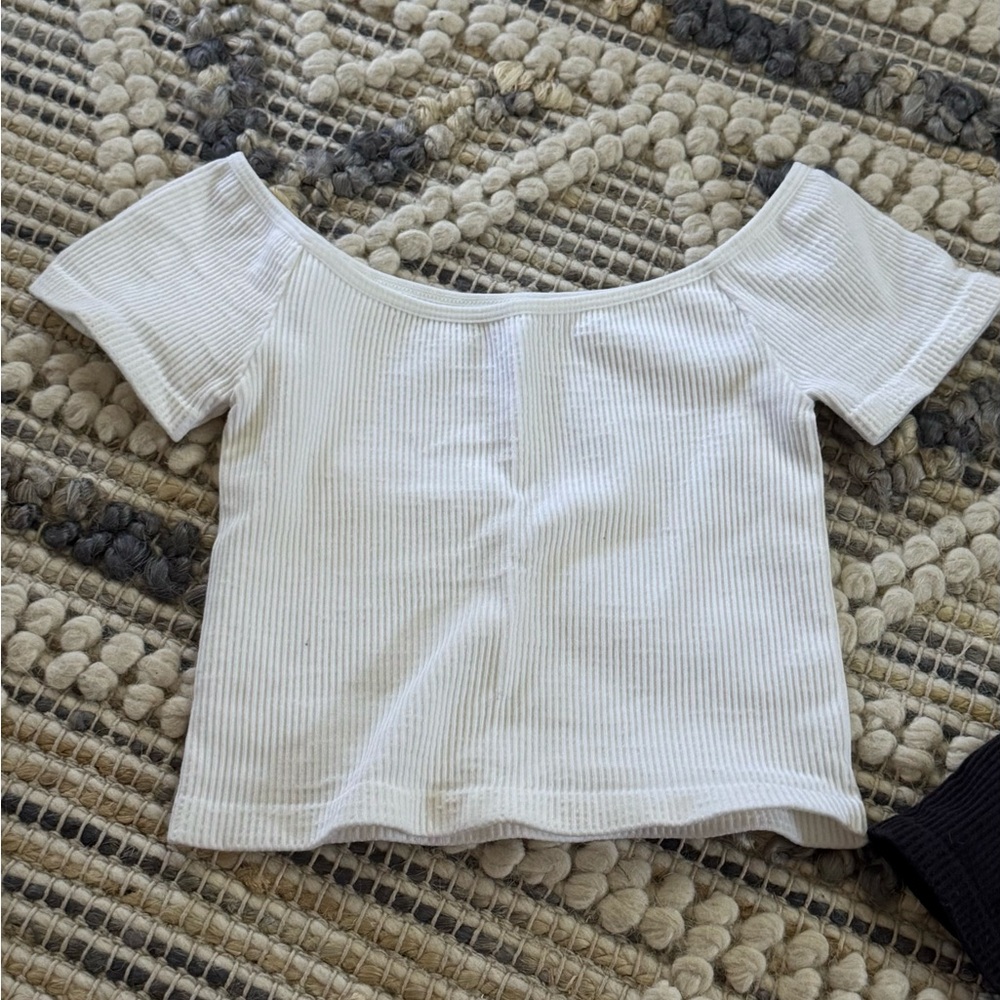 By Together Bundle of Ribbed Cropped Tops - Picture 3 of 10